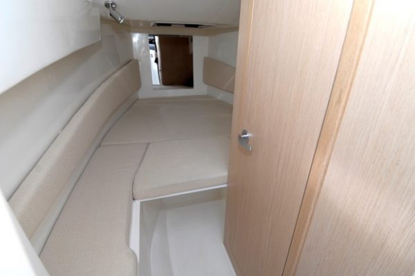 NUOVA JOLLY Prince 28 Sport Cabin - Semi rigide habitable haut de gamme avec moteur hors-bord