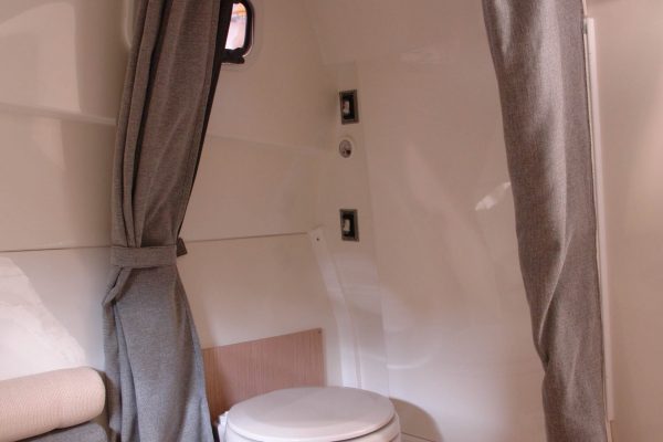 NUOVA JOLLY Prince 24 Cabin - Semi rigide habitable haut de gamme avec moteur hors-bord