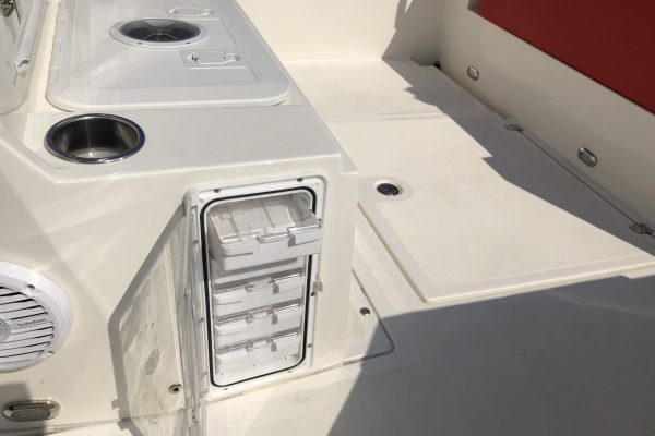 Nuova Jolly NJ 700 Seafish - Bateau de pêche gonflable semi-rigide à moteur hors-bord