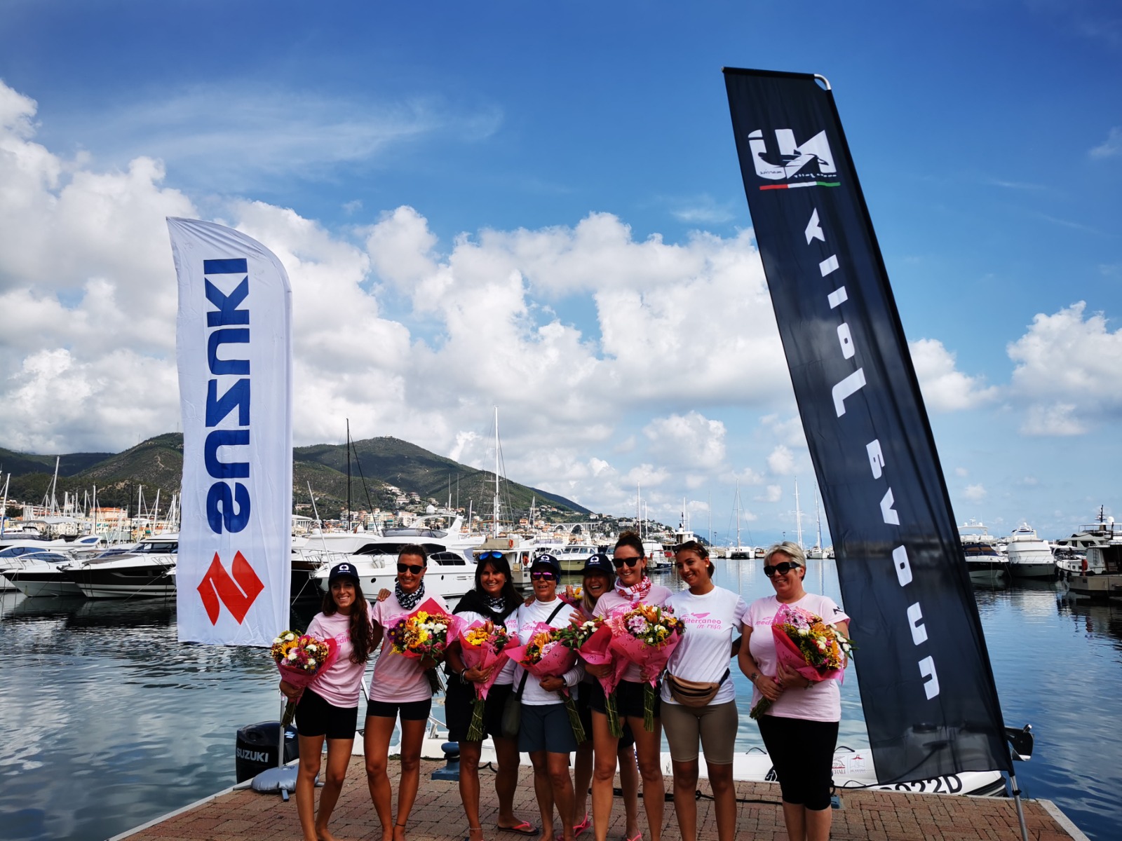 L'équipe féminine du raid Méditerranée Rose organisé par Nuova Jolly au profit des femmes malades du cancer