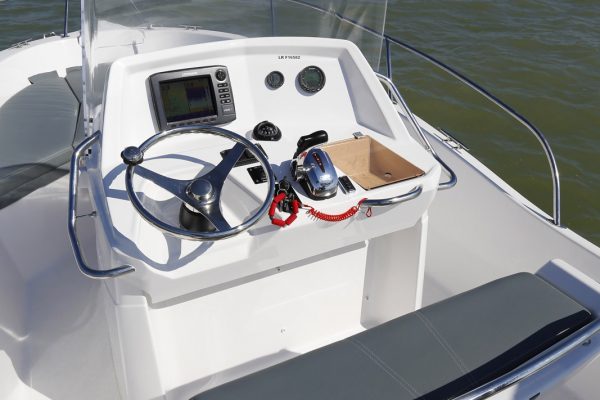 White Shark 210 CC Origin - Bateau moteur hors-bord