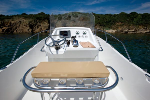 White Shark 230 CC Origin - Bateau moteur hors-bord