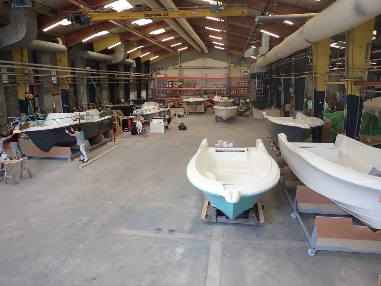 WHITE SHARK chantier de production à Noirmoutier - Photo article Ouest France 29 juin 2022