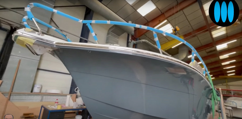 Vidéo fabrication des bateaux français WHITE SHARK